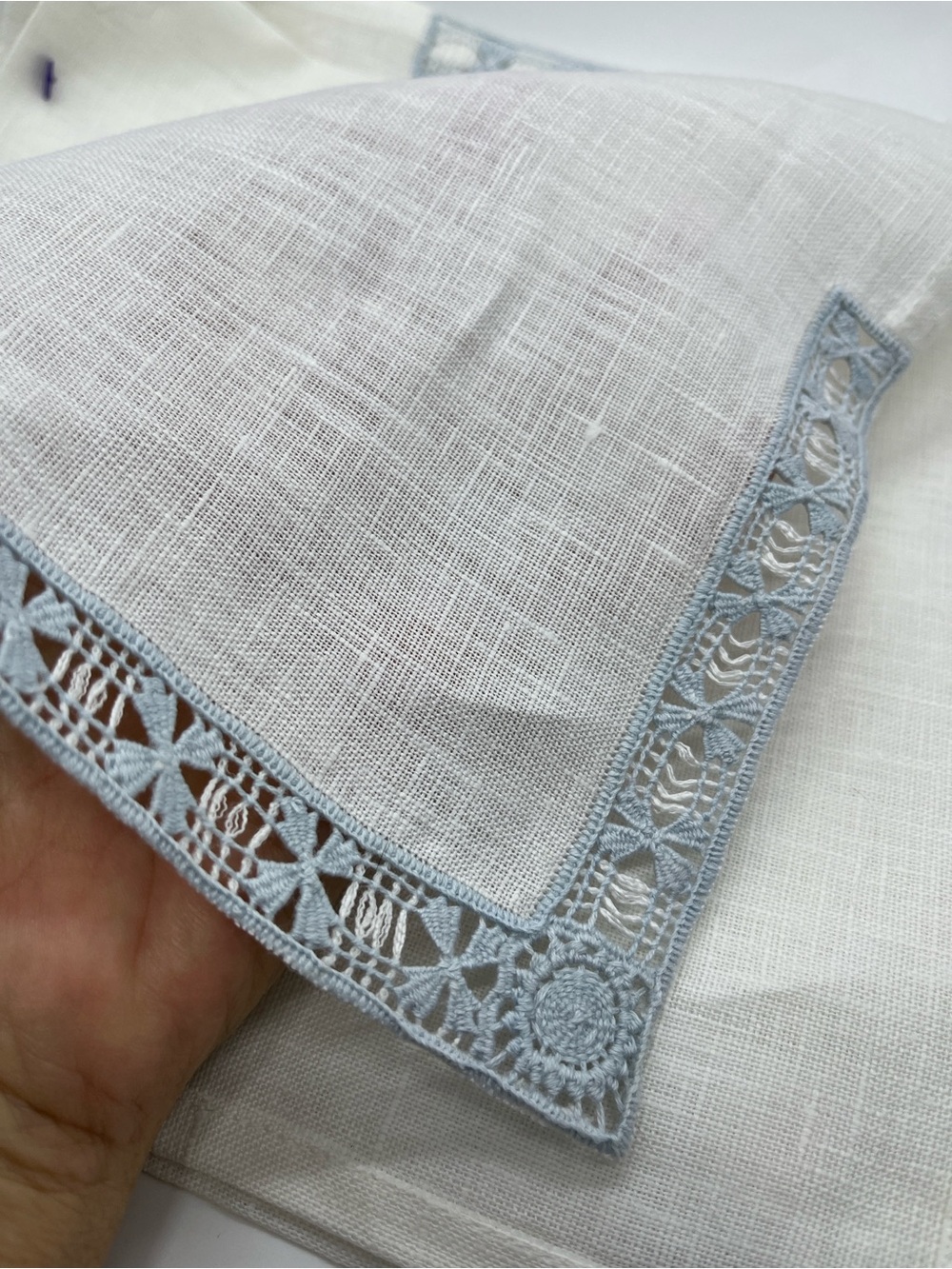 Chefanie Fine White Linen Dinner Napkins (4) Blue Drawn Thread Edge 20”sq NWOT